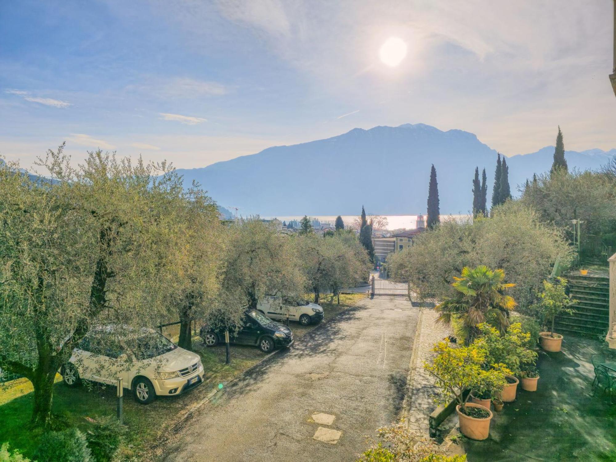 Aparthotel Englovacanze Riva del Garda Eksteriør bilde