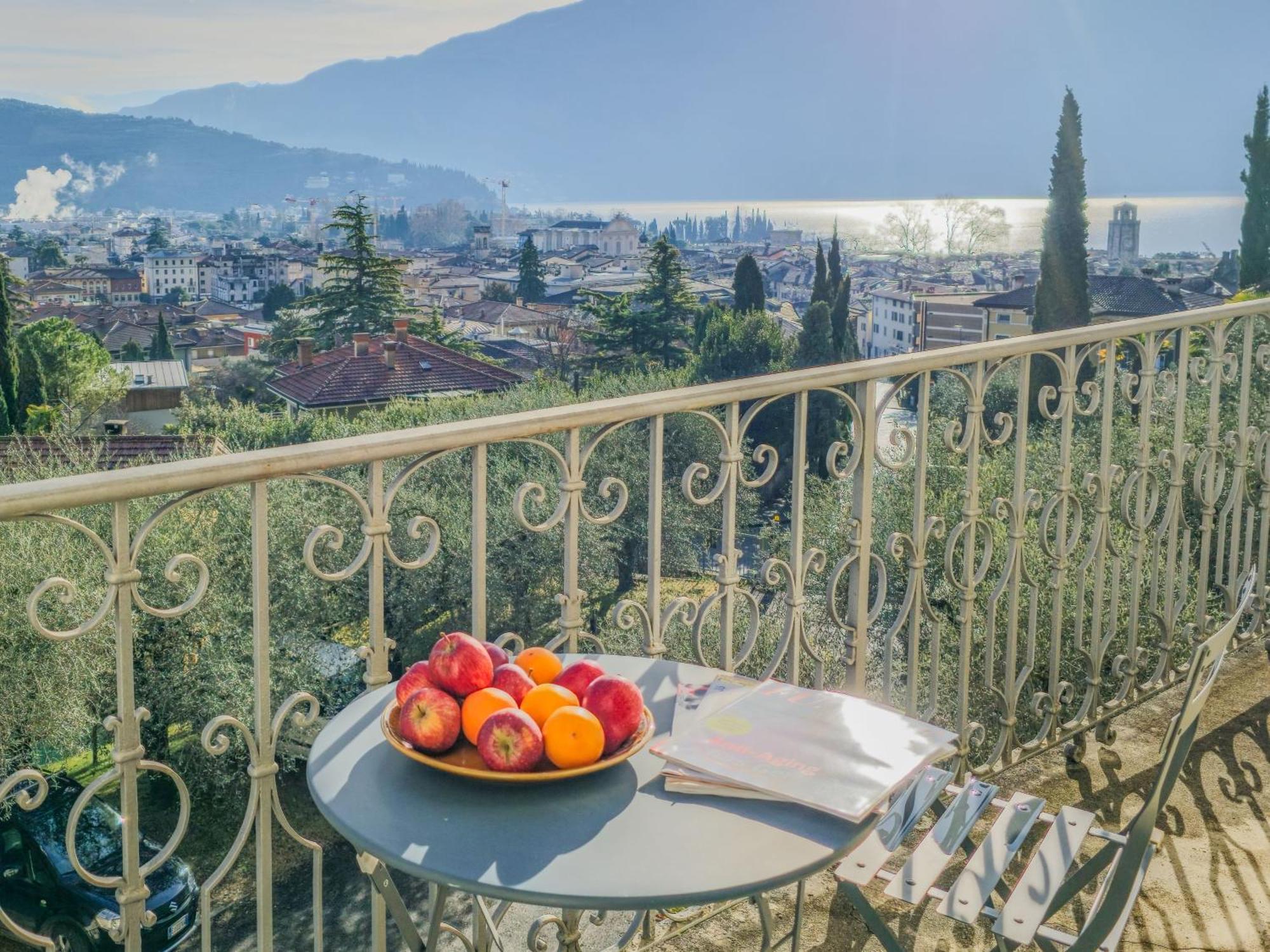 Aparthotel Englovacanze Riva del Garda Eksteriør bilde