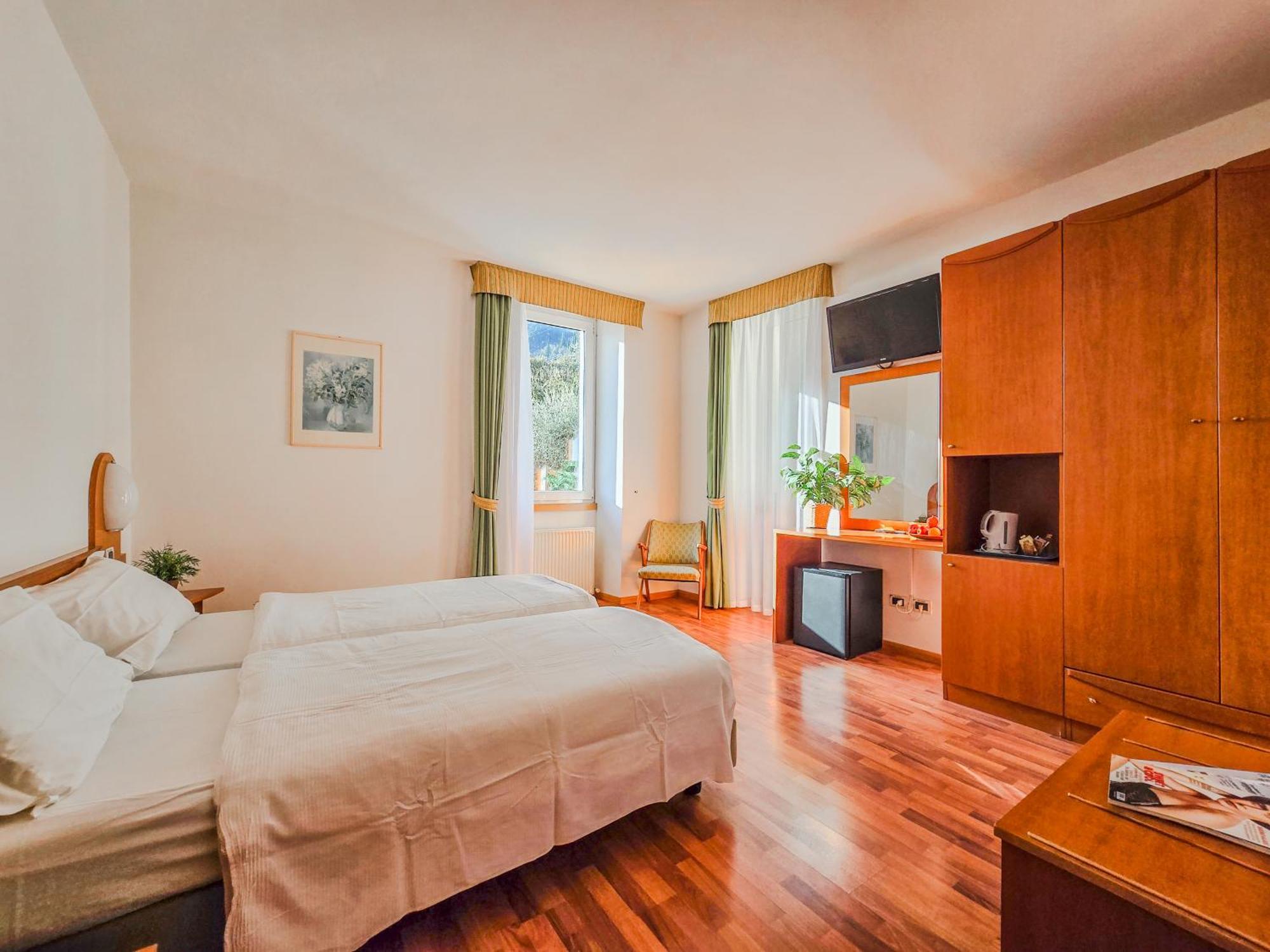 Aparthotel Englovacanze Riva del Garda Eksteriør bilde