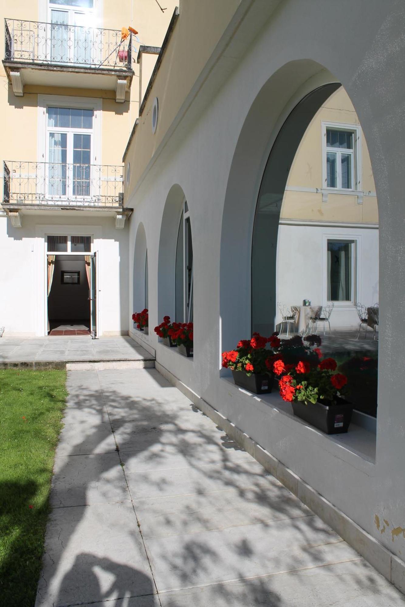 Aparthotel Englovacanze Riva del Garda Eksteriør bilde