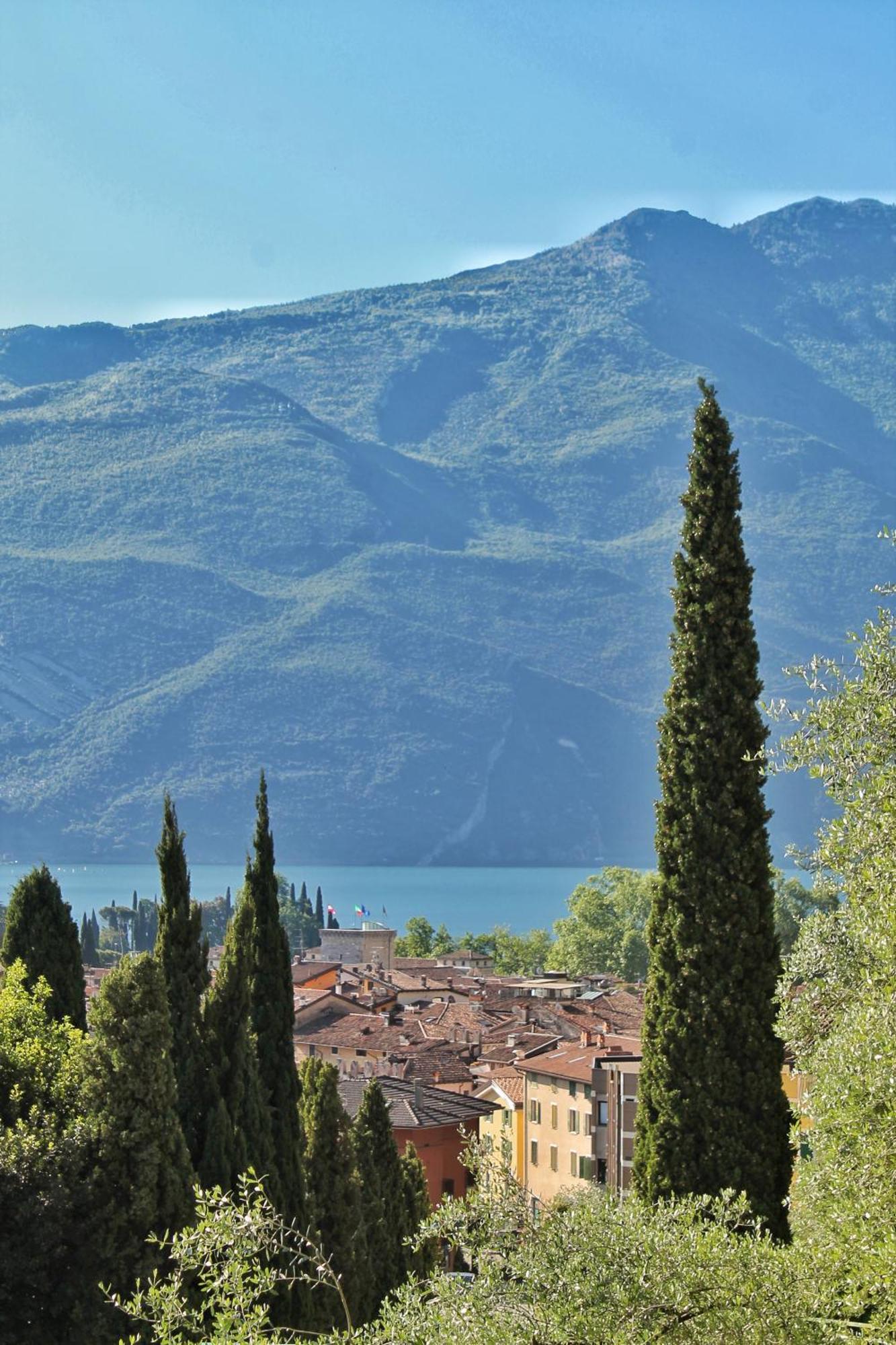 Aparthotel Englovacanze Riva del Garda Eksteriør bilde